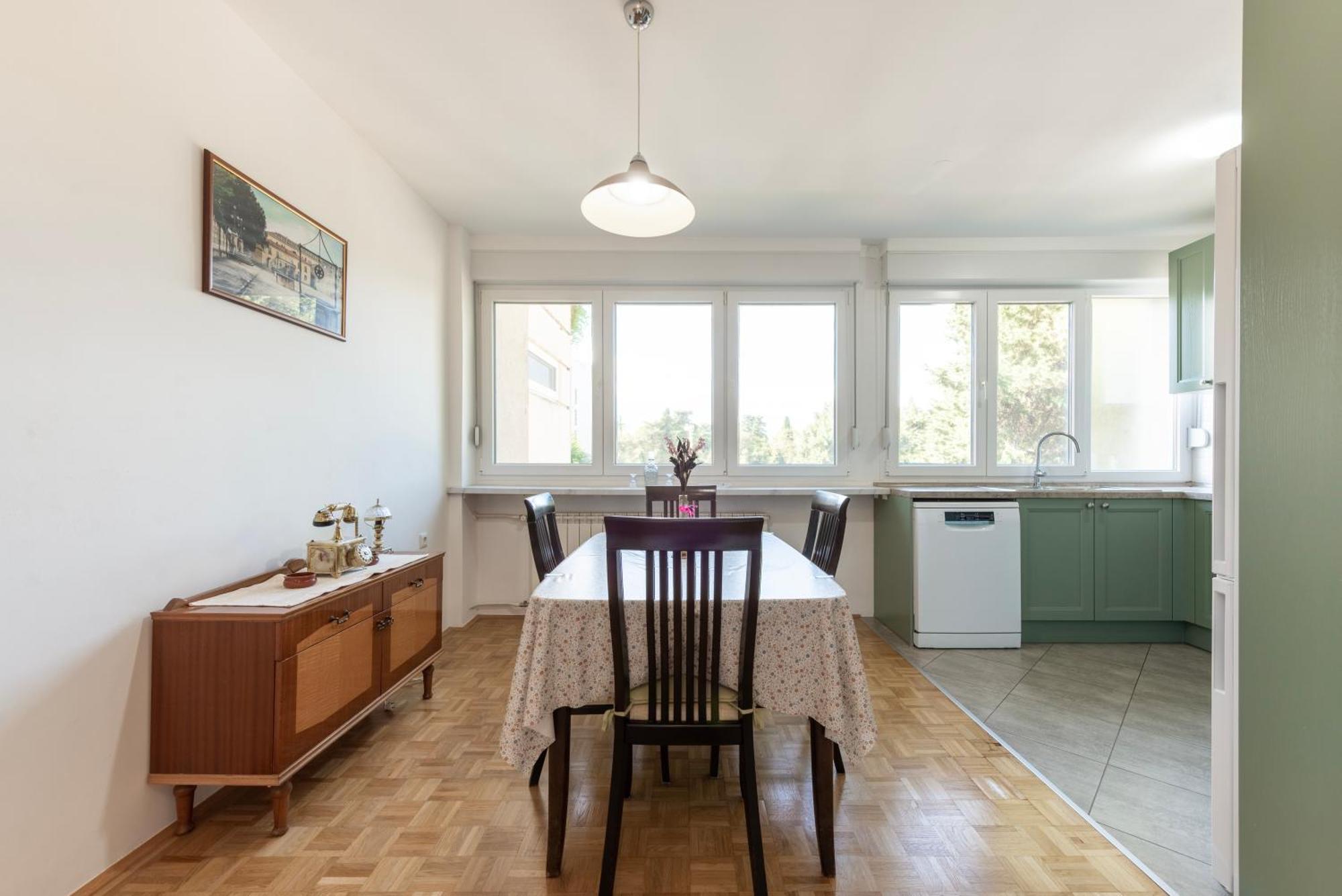 Maraska Park Apartment